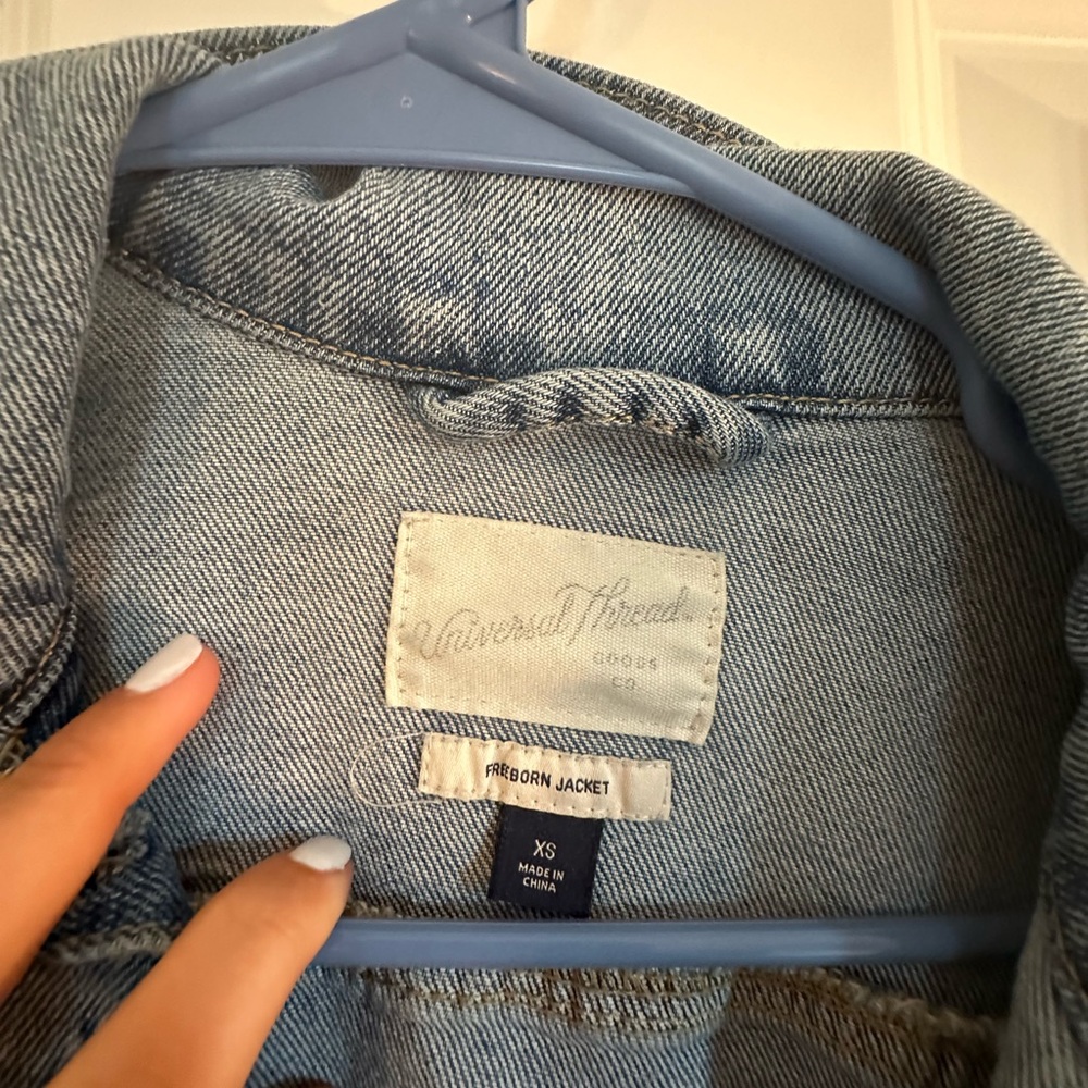 Universal Threads Jean Jacket - Picture 3 of 3